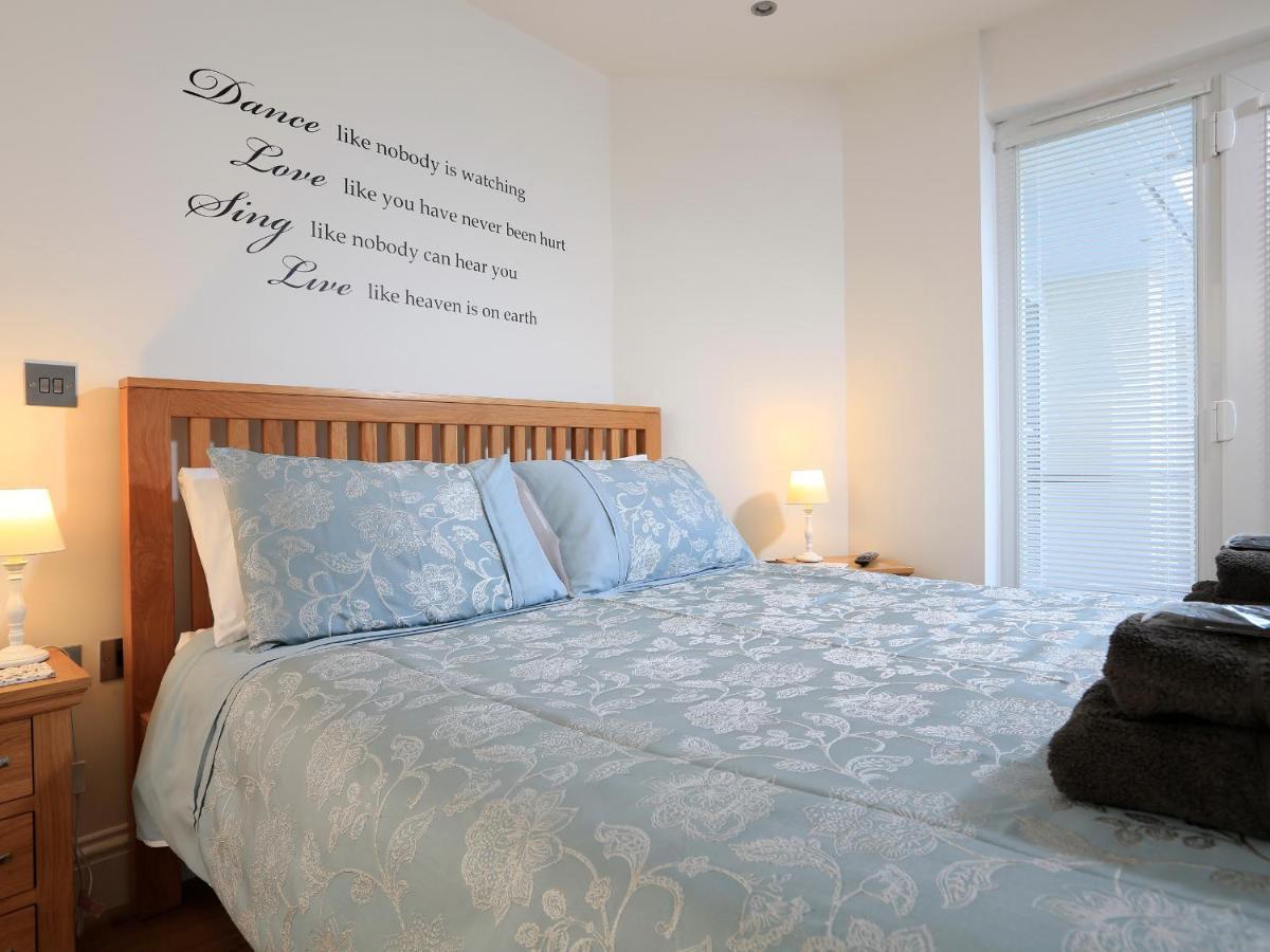 1 At The Beach Beesands ภายนอก รูปภาพ