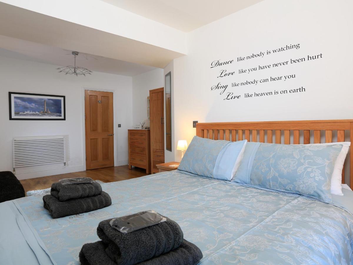 1 At The Beach Beesands ภายนอก รูปภาพ